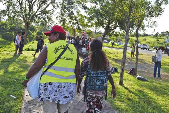 Dernier jour d'école sous haute surveillance