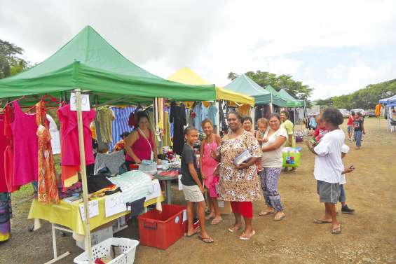 Le vide-greniers des Kiwanis  a la cote