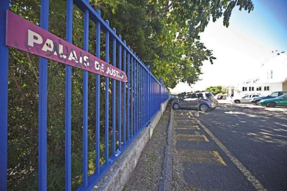 La fausse nounou avait cassé le bras d'un enfant