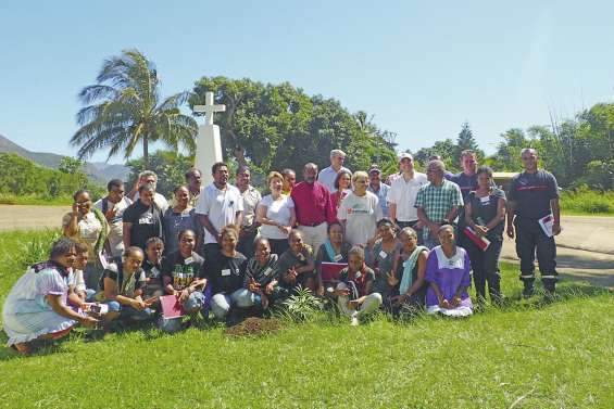 Des bénévoles relaient la sécurité civile