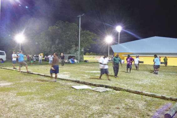Un premier concours de pétanque à Hnassé