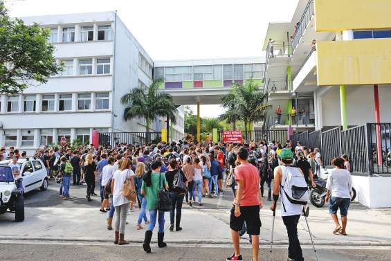 Ceux qui ne sont pas passés à la tenue commune