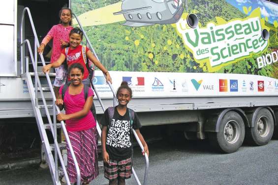 Les collégiens à bord du vaisseau des sciences