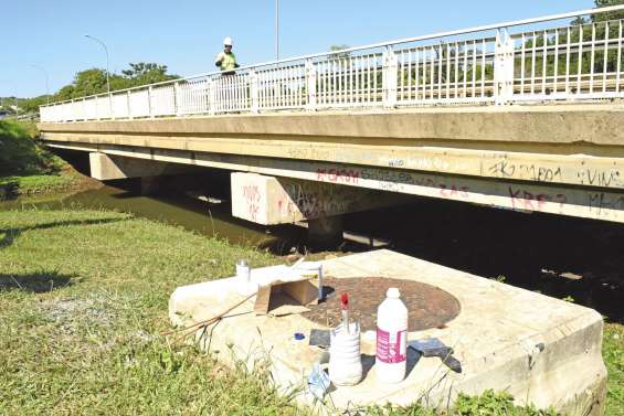 Les ponts de la voie rapide  nettoyés et repeints