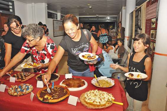 La Rue piétonne de Koumac, c'est aussi de la tarte