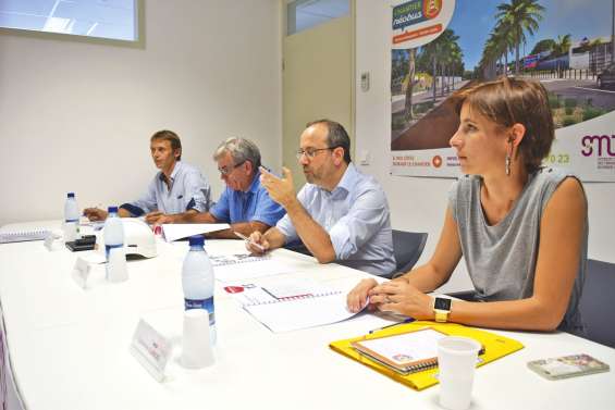 Le Néobus donne des coups d'accélérateur… et de pelle