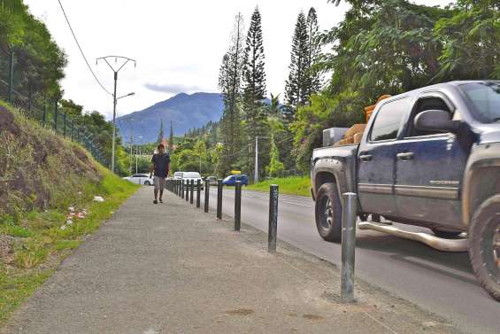 Les plots qui empêchent les pick-up de se garer n'importe comment