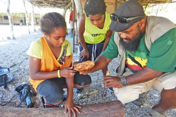 Une sculpture participative fait le tour de Calédonie