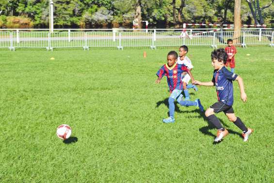 100 jeunes footballeurs dans la peau des équipes européennes