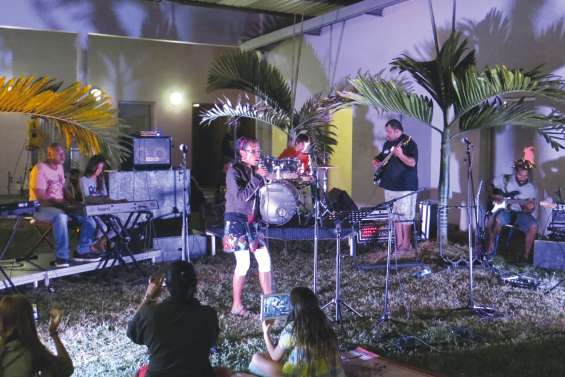 Les apprentis  musiciens en scène