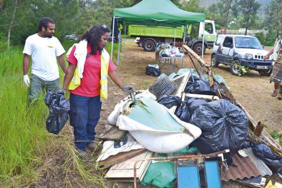 Plus d'une tonne de déchets ramassés au lotissement Schohn