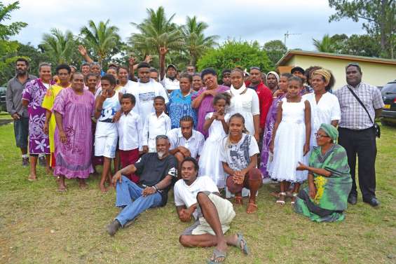 Douze jeunes baptisés à la tribu de Pothé