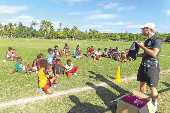 Le foot de Kunié  veut séduire les filles