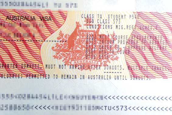 Immigration :  des agents corrompus ?