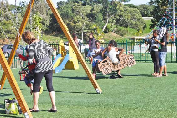 Une nouvelle aire de jeux dans la commune, et des yamakasi