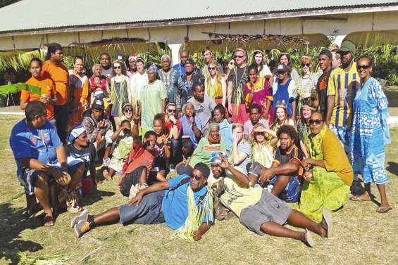 Des étudiants belges découvrent Lifou