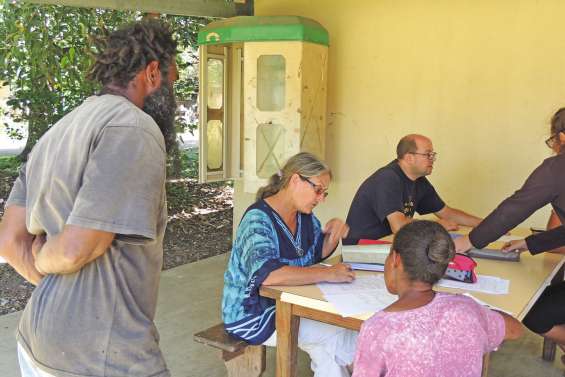 Rencontre parents-professeurs à la tribu de Kongouma