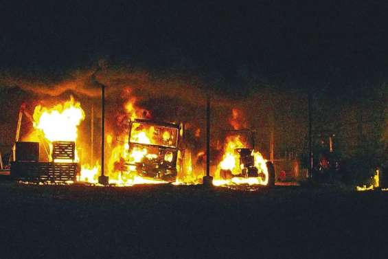 Six mois ferme pour l'incendie de Boulouparis