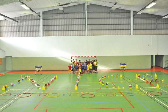 Les footballeurs rendent hommage aux victimes de Nice