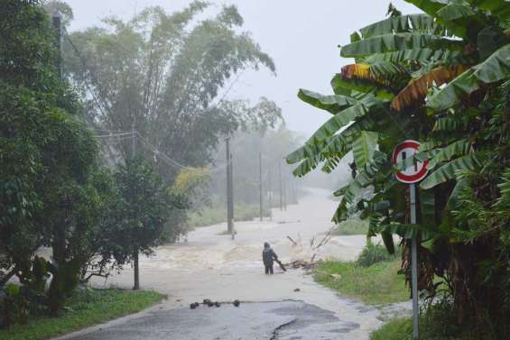 Les axes routiers bloqués par la pluie