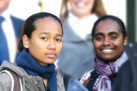 Deux kanak à Sciences Po Paris