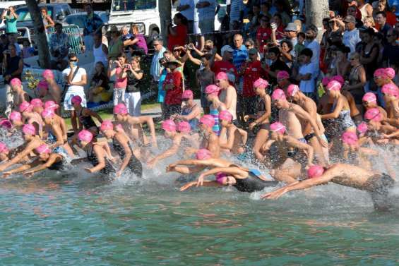 458 nageurs entre l'anse Vata et l'île aux Canards