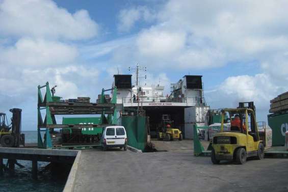 Galère au wharf d'Ouvéa