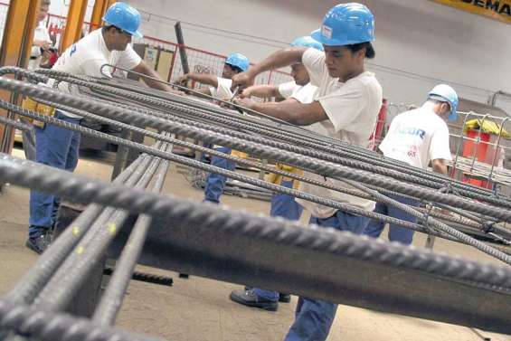 La Polynésie s'enfonce dans la crise