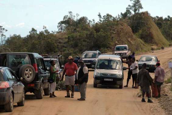 Les usagers du col d'Amos exigent une route digne de ce nom