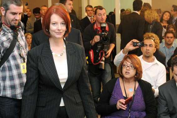 La nouvelle Premier ministre fait ses premiers pas au Parlement