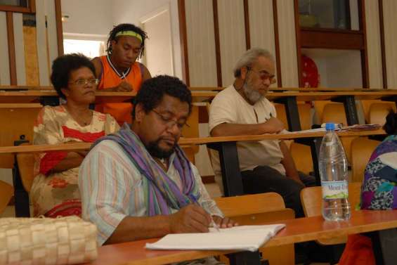 Pour une école qui intègre la culture kanak