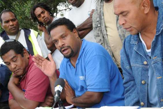 Henry Juni sort les dossiers