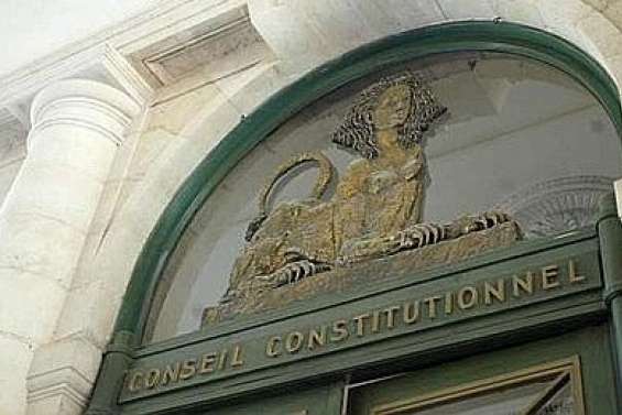 Conforme à la Constitution