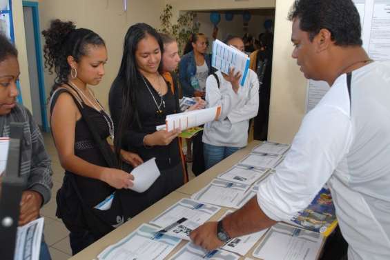 Dépasser la polémique