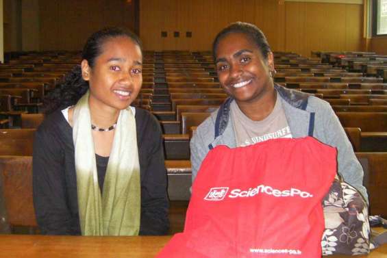 Les premiers pas de Céleste et Megan à Sciences Po