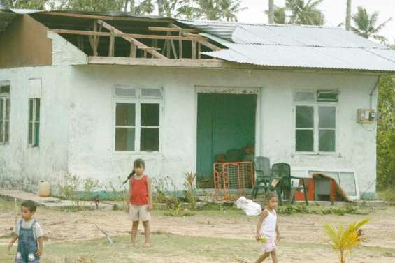 Des sinistrés du cyclone Oli font la grève de la faim