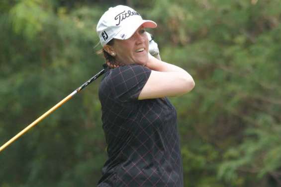 Corinne Furnell mène les pros