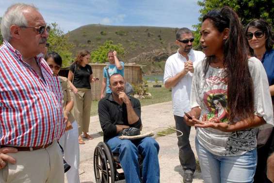 Le rideau se lève aujourd'hui à Napoémien