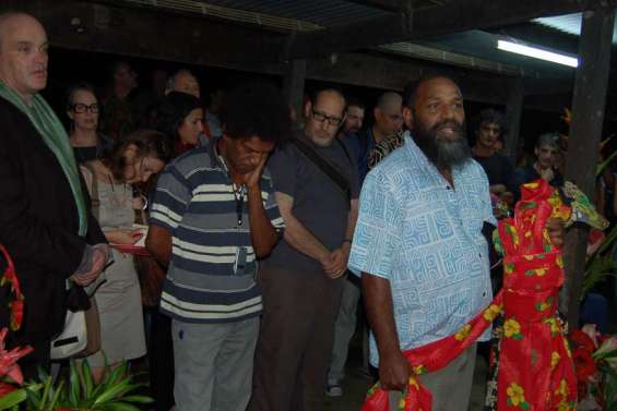 L'ombre de l'homme envahit Napoémien