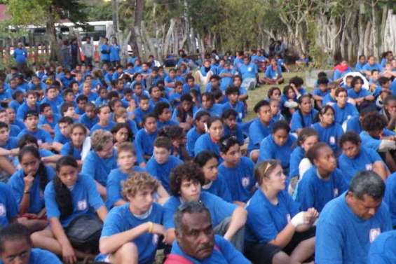 Une vague bleue submerge Kuni