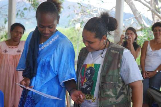 Une page se tourne, l'histoire continue