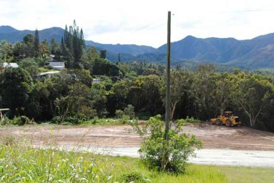 Les lycées du Mont-Dore et de Pouembout sur les rails