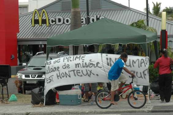 Plus de banderole chez McDonald's