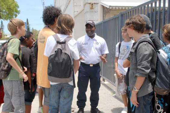 La violence a fait école