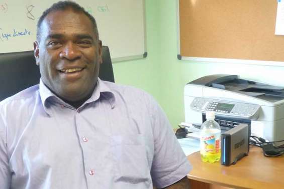 Charles Juni, travailleur indépendant