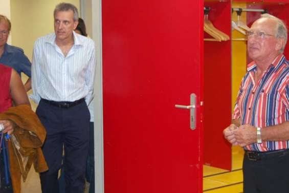 Le Bâtiment descend dans l'« Arène »