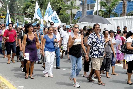 Le mouvement du personnel non enseignant suspendu un mois