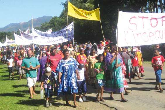 En marche contre la violence