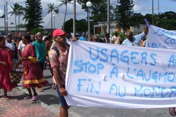 Drehu se mobilise contre les tarifs d'Aircal