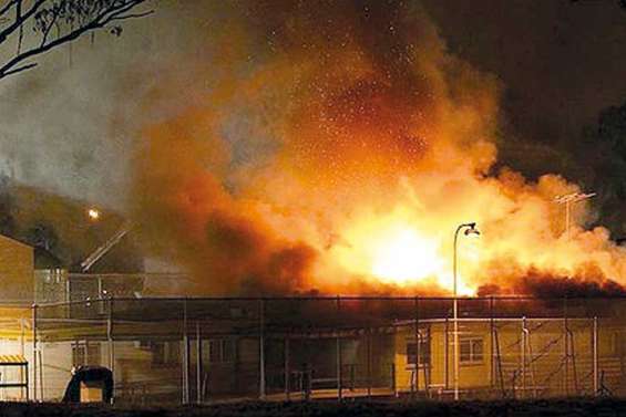 Les réfugiés se révoltent